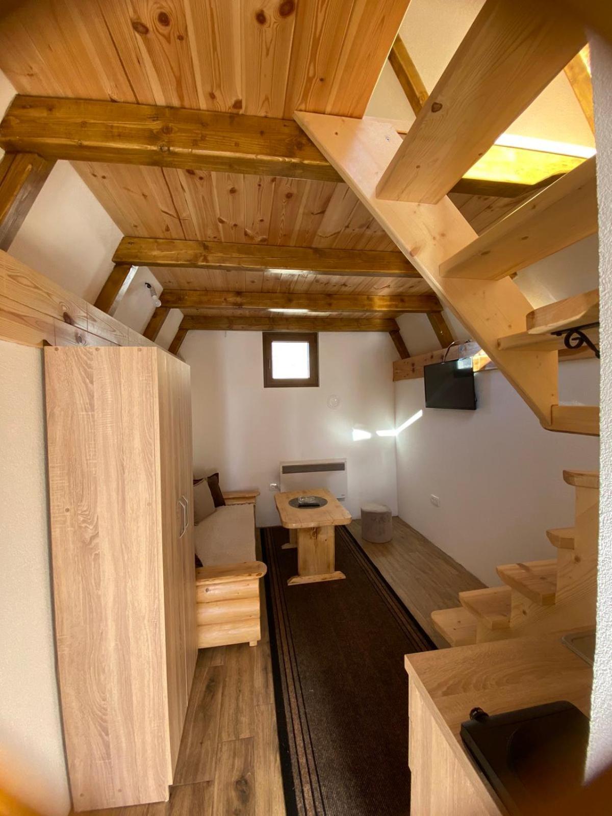 Bungalows Ivan Zabljak  Bilik gambar