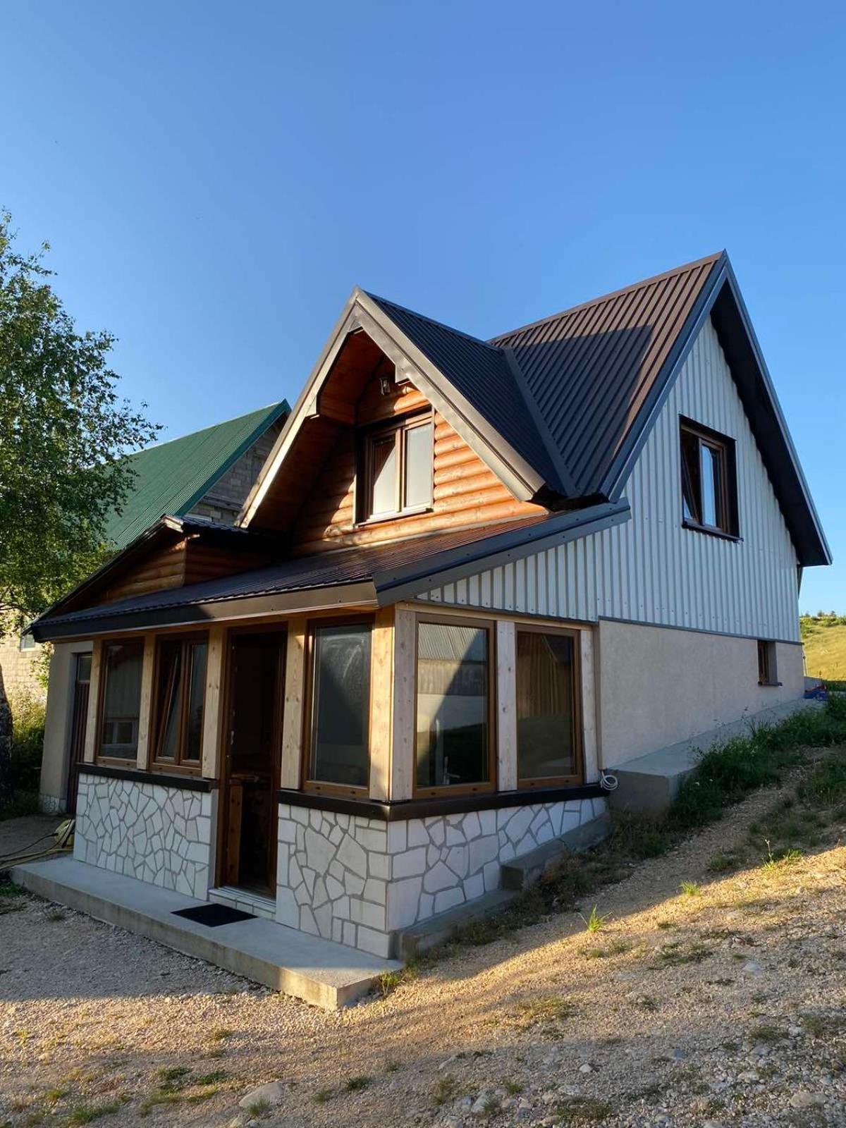 Bungalows Ivan Zabljak  Bilik gambar