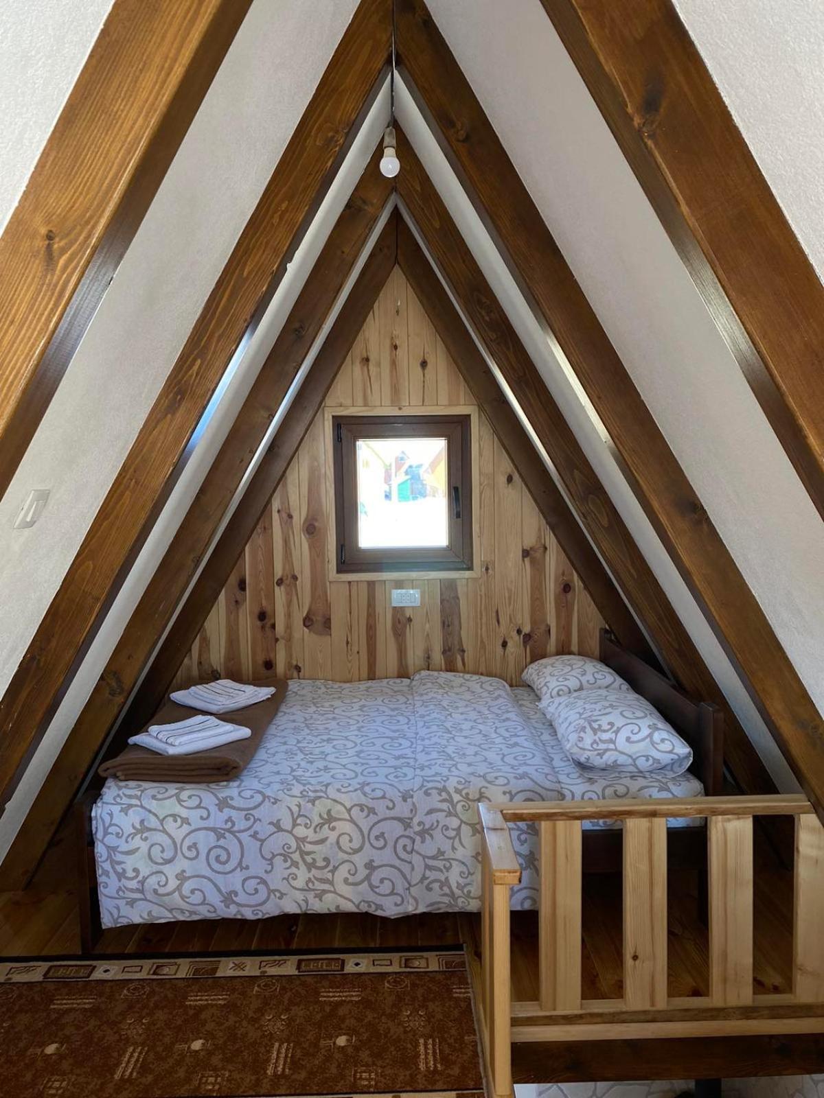 Bungalows Ivan Zabljak  Luaran gambar